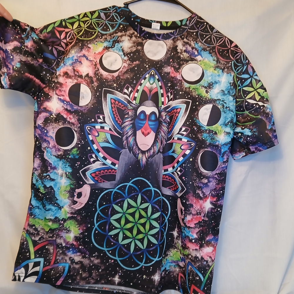 Rafiki, In Trance, With Sacred Geometry,And Moon Phases In Space !!! T-shirt....